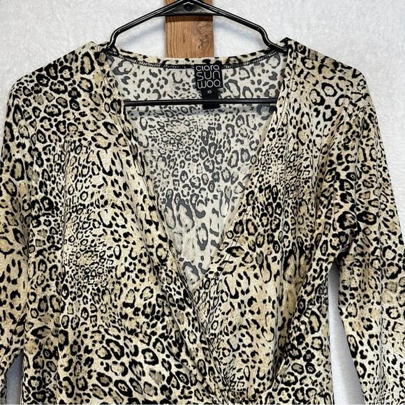 Clara Sun Wool Tan & Black Cheetah Print Faux‎ Wrap Top Size XS - Picture 2 of 8